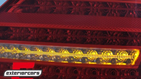 LED stražnja svjetla SEQ žmigavci Facelift dizajn (crvena/kristal) / Mercedes S-klasa W221 (2005-2009), LDMED0