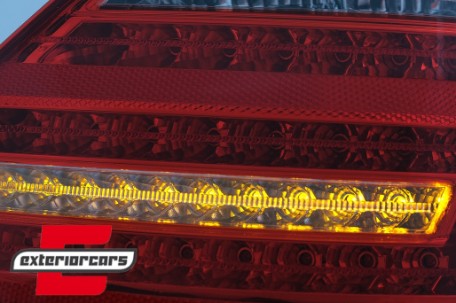 LED stražnja svjetla SEQ žmigavci Facelift dizajn (crvena/kristal) / Mercedes S-klasa W221 (2005-2009), LDMED0