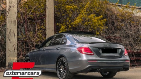Lip bunkera AMG dizajn (mat crna) / Mercedes E-klasa W213 (2016-2023), TSMBW213