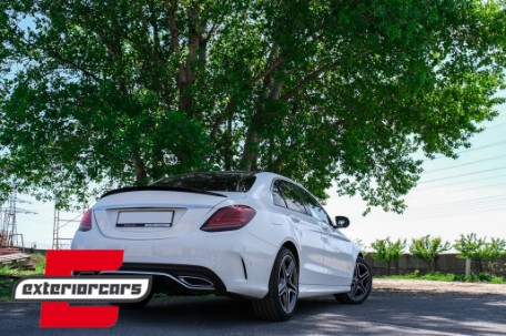 Lip bunkera AMG dizajn (piano crna) / MERCEDES C-klasa W205 limuzina (2014-2020), 39980SET