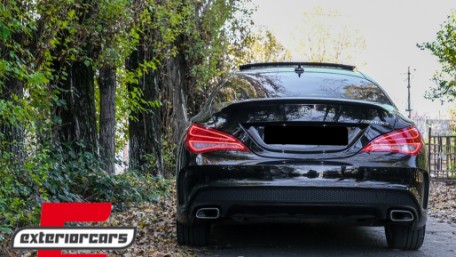Lip bunkera AMG dizajn (piano crna) / Mercedes CLA C117 W117 (2013-2018), TSMBW117PB