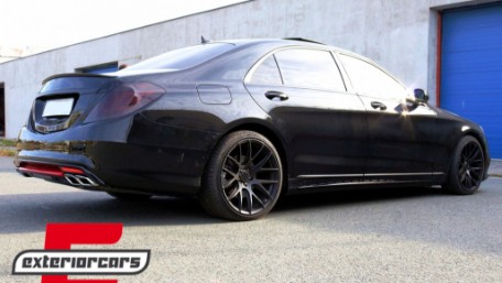 Lip bunkera AMG dizajn (piano crna) / Mercedes S-klasa W222 (2014-2020), 39990SET