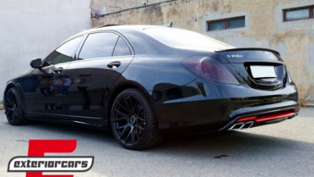 Lip bunkera AMG dizajn (piano crna) / Mercedes S-klasa W222 (2014-2020), 39990SET