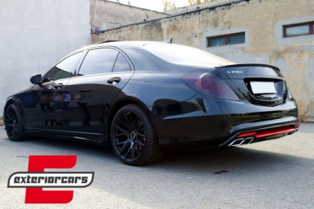 Lip bunkera AMG dizajn (piano crna) / Mercedes S-klasa W222 (2014-2020), 39990SET