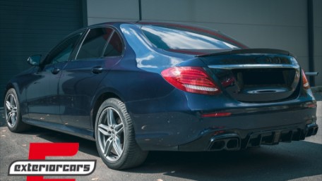 Lip bunkera B-dizajn (piano crna) / Mercedes E-klasa W213 (2016-2019), TSMBW213B