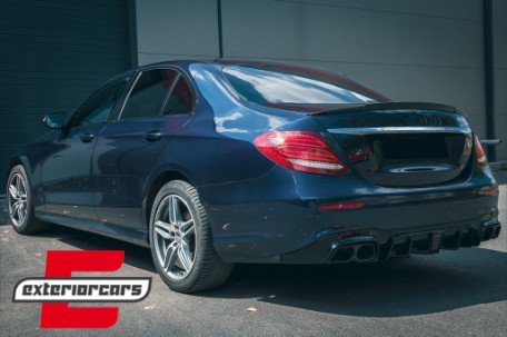 Lip bunkera B-dizajn (piano crna) / Mercedes E-klasa W213 (2016-2019), TSMBW213B