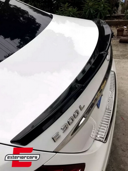 Lip bunkera B-dizajn (piano crna) / Mercedes E-klasa W213 (2016-2019), TSMBW213NPB