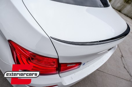 Lip bunkera M5 dizajn (piano crna) / BMW serije 5 F10 (2010-2017), 5111166-4