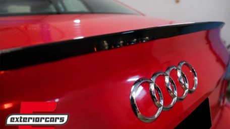Lip bunkera S-line dizajn (piano crna) / Audi A4 B9 limuzina (2016-2024), TSAUA4B9PB