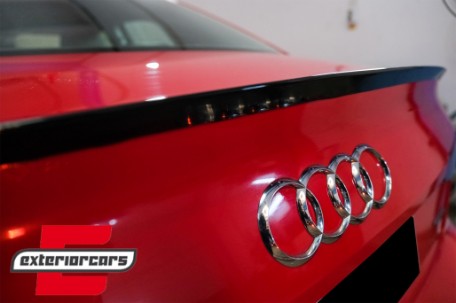Lip bunkera S-line dizajn (piano crna) / Audi A4 B9 limuzina (2016-2024), TSAUA4B9PB