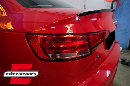 Lip bunkera S-line dizajn (piano crna) / Audi A4 B9 limuzina (2016-2024), TSAUA4B9PB