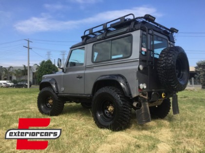 Lukovi kotača (piano crna) / Land Rover Defender (1990-2016), WALRD