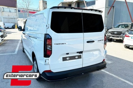 Nastavak stražnjeg branika (piano crna) / Ford Transit Custom Mk3 Tourneo Mk3 (2024-) / VW T7 (s blatobranima), RBSVWT7