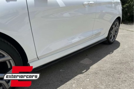 Nastavci pragova ST line dizajn (piano crna) / Ford Fiesta Mk8 ST / ST-Line (2017-2021), SSFFIMK8