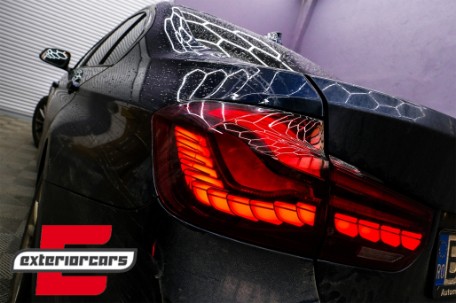 OLED stražnja svjetla SEQ žmigavci (crvena) / BMW serije 3 F30 F35 F80 (2011-2019), LDBMK9