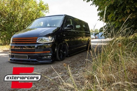Prednja maska bez znaka (crna/crvena) / VW T6 Bus Transporter (2015-2019), 37688
