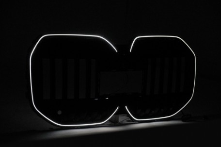Prednja maska Iconic Glow dizajn (piano crna) / BMW Serija 7 G70 (2022-), FGBMG70LD
