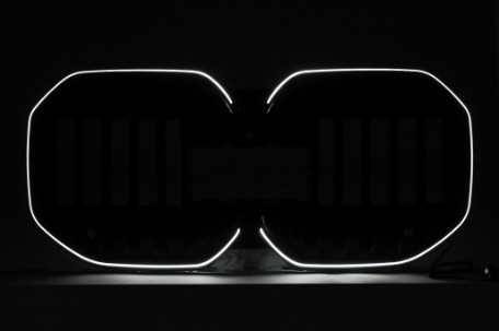 Prednja maska Iconic Glow dizajn (piano crna) / BMW Serija 7 G70 (2022-), FGBMG70LD