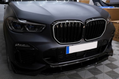 Prednja maska Performance dizajn + LED (piano crna) / BMW X5 G05 (2018-03.2023), FGBMG05LD