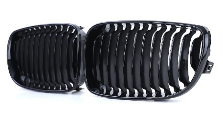 Prednja maska Performance dizajn (piano crna) / BMW serije 1 E81 E82 E87 E88 (2007-2011) LCI, GRBM58