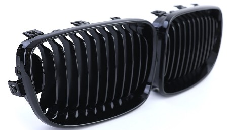 Prednja maska Performance dizajn (piano crna) / BMW serije 1 E81 E82 E87 E88 (2007-2011) LCI, GRBM58