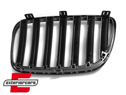 Prednja maska Performance dizajn (piano crna) / BMW X3 E83 LCI (2007-2010), GRBMB4