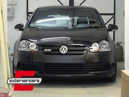Prednja maska R32 dizajn (piano crna) / VW Golf 5 V (2003-2009), FGVWG5R32B