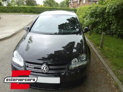 Prednja maska R32 dizajn (piano crna) / VW Golf 5 V (2003-2009), FGVWG5R32B