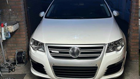 Prednja maska R36 dizajn (srebrni aluminij) / VW Passat 3C (2007-2010), FGVWP3CR36S