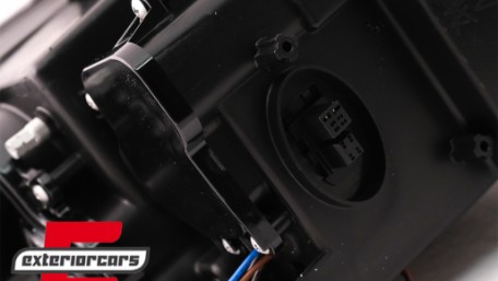 Prednja svjetla 3D Angel Eyes LED DRL Xenon (crna) / BM
W serije 3 E90 E91 LCI (2008-2011), LPBML2