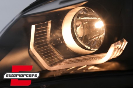 Prednja svjetla 3D Angel Eyes LED žmigavci (crna) / BMW serije 5 E60 E61 (2003-2007), LPBMK4