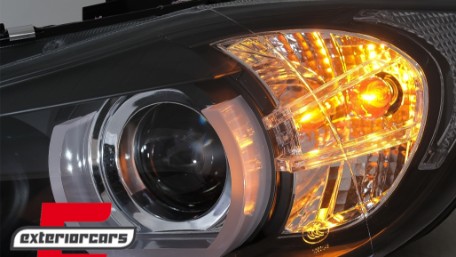 Prednja svjetla 3D LED Angel Eyes U-dizajn (crna) / BMW serije 3 E90 limuzina E91 karavan (03.2005-08.2008), LPBMI4