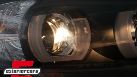 Prednja svjetla 3D LED Angel Eyes U-dizajn (crna) / BMW serije 3 E90 limuzina E91 karavan (03.2005-08.2008), LPBMI4