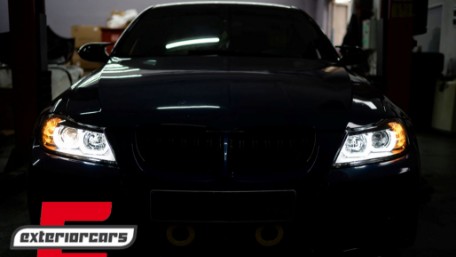 Prednja svjetla 3D LED Angel Eyes U-dizajn (crna) / BMW serije 3 E90 limuzina E91 karavan (03.2005-08.2008), LPBMI4