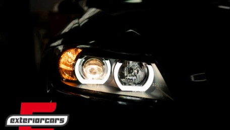 Prednja svjetla 3D LED Angel Eyes U-dizajn (crna) / BMW serije 3 E90 limuzina E91 karavan (03.2005-08.2008), LPBMI4
