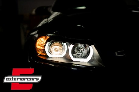 Prednja svjetla 3D LED Angel Eyes U-dizajn (crna) / BMW serije 3 E90 limuzina E91 karavan (03.2005-08.2008), LPBMI4