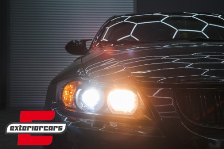 Prednja svjetla 3D LED Angel Eyes U-dizajn Xenon (crna) / BMW serije 3 E90 limuzina E91 karavan (03.2005-08.2008), LPBMI6