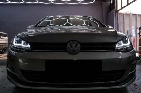 Prednja svjetla 3D LED DRL SEQ žmigavci R-line dizajn / VW Golf 7 VII (2012-2017), LPVX03