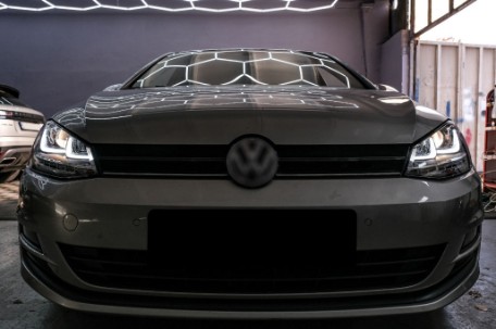 Prednja svjetla 3D LED DRL SEQ žmigavci R-line dizajn / VW Golf 7 VII (2012-2017), LPVX03