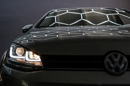 Prednja svjetla 3D LED DRL SEQ žmigavci R-line dizajn / VW Golf 7 VII (2012-2017), LPVX03