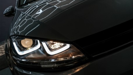 Prednja svjetla 3D LED DRL SEQ žmigavci R-line dizajn / VW Golf 7 VII (2012-2017), LPVX03