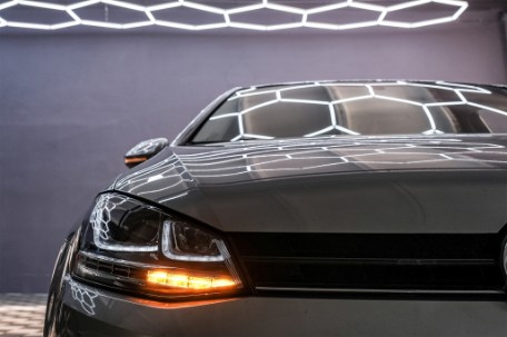 Prednja svjetla 3D LED DRL SEQ žmigavci R-line dizajn / VW Golf 7 VII (2012-2017), LPVX03