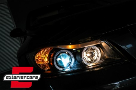 Prednja svjetla Angel Eyes (crna) / BMW serije 3 E90 limuzina E91 karavan (03.2005-08.2008), LPBM76