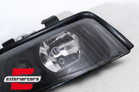 Prednja svjetla (crna) / Audi A4 B6 (2000-2004), LPAU55