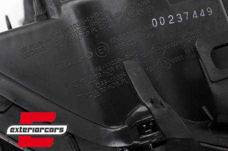 Prednja svjetla (crna) / Audi A4 B6 (2000-2004), LPAU55