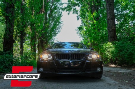 Prednja svjetla LED Angel Eyes (crna) / BMW serije 3 E90 limuzina E91 karavan (03.2005-2011), LPBME4