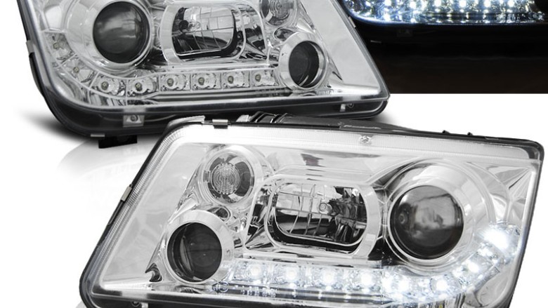 Prednja svjetla LED DayLight (chrome) / Volkswagen Bora (09.1998-07.2005), LPVWE8