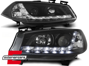 Prednja svjetla LED DayLight (crna) / RENAULT MEGANE 2 (2002-2005), LPRE16