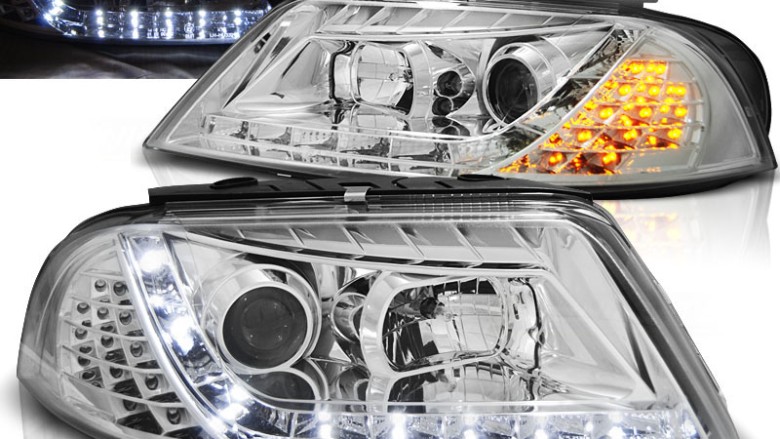 Prednja svjetla LED DayLight LED žmigavci (chrome) / Volkswagen Passat B5 3BG (09.2000-03.2005), LPVWC7