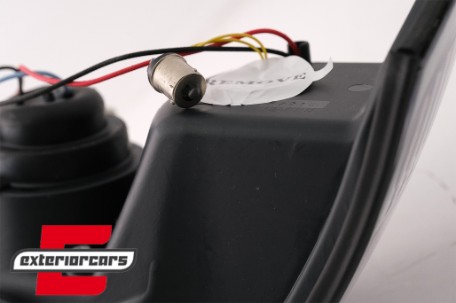 Prednja svjetla LED DayLight LED žmigavci (crna) / Opel Vectra B (1995-12.1998), LPOP74